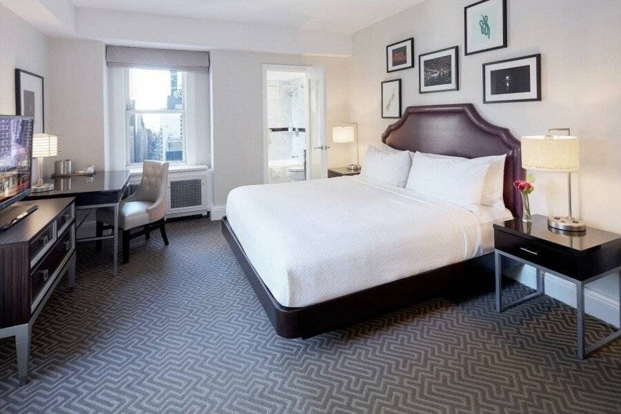 The Lexington Hotel, Autograph Collection hotel bedroom