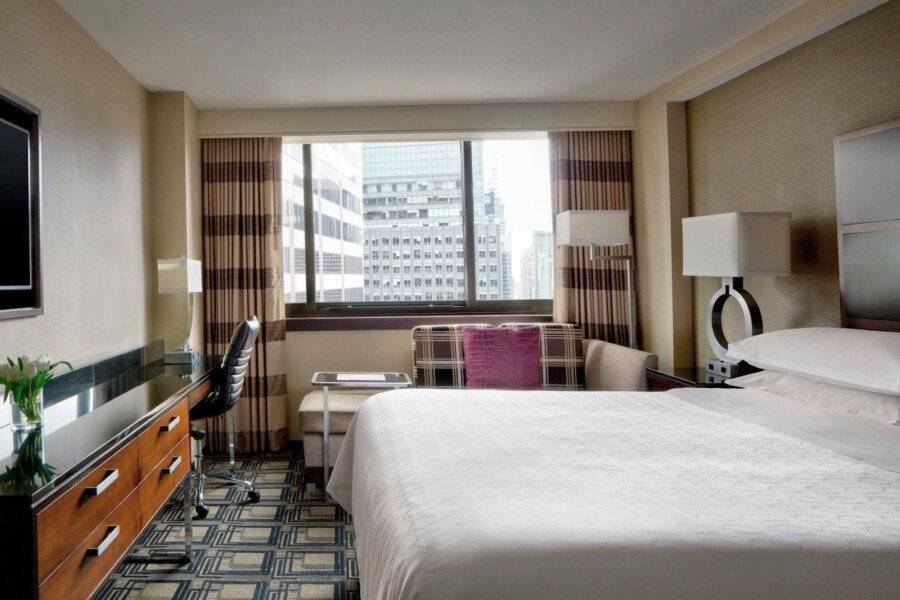 Sheraton Times Square Hotel hotel bedroom