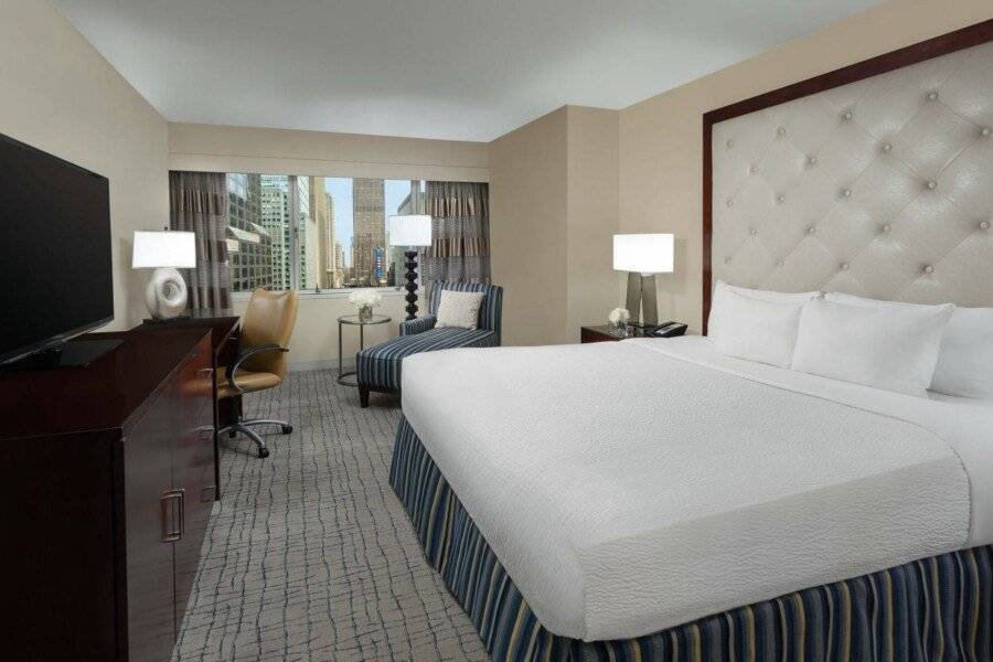 Crowne Plaza Times Square Manhattan, an IHG Hotel hotel bedroom