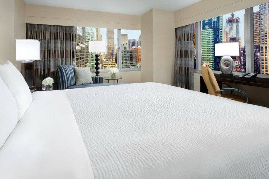 Crowne Plaza Times Square Manhattan, an IHG Hotel hotel bedroom