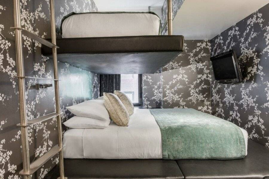 45 Times Square Hotel hotel bedroom