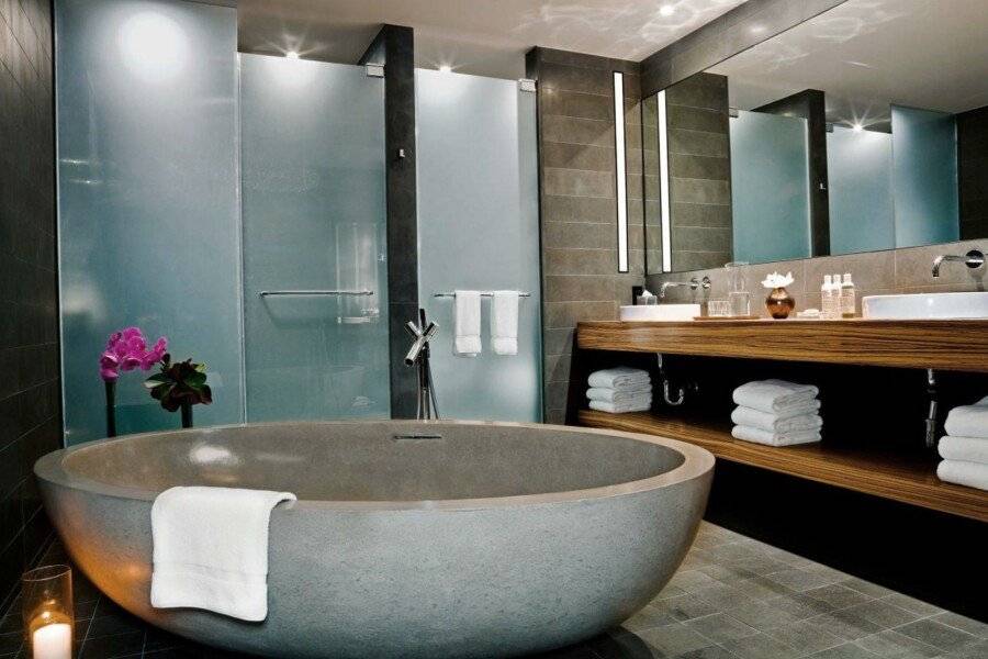 Sixty LES bathtub,spa