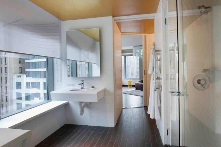 The Washington by LuxUrban hotel bedroom