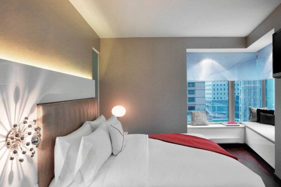 The Washington by LuxUrban hotel bedroom