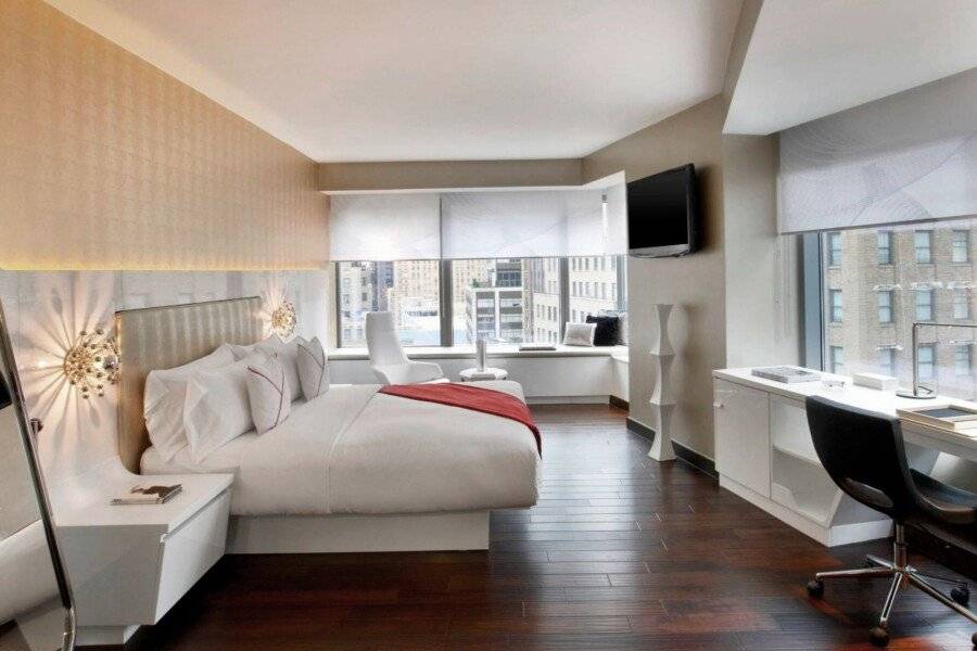 The Washington by LuxUrban hotel bedroom