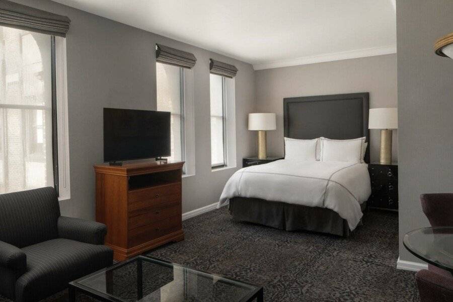 The Manhattan Club hotel bedroom