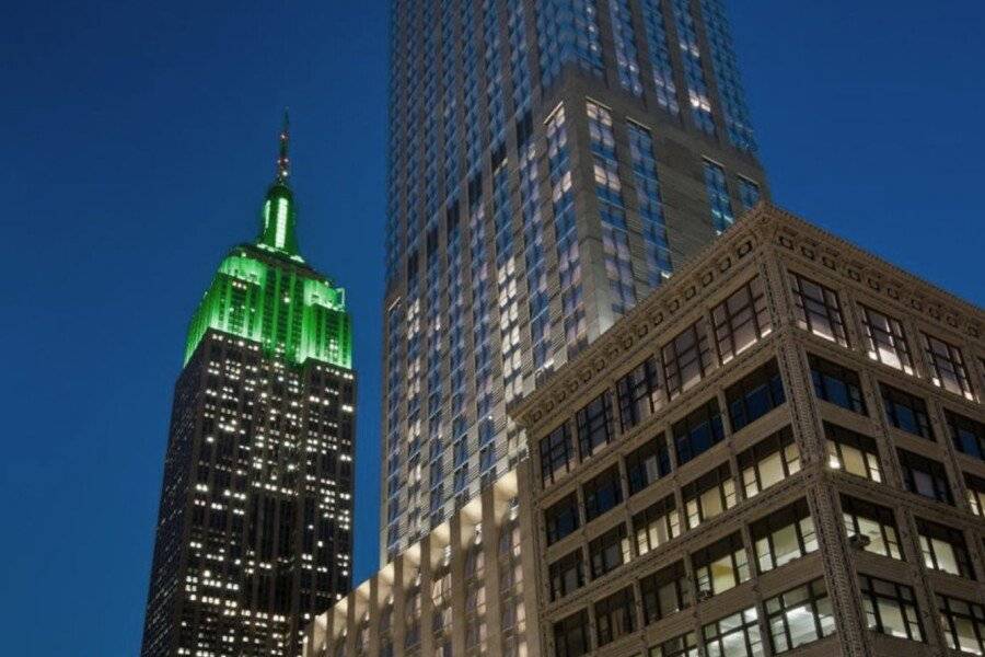 The Langham,, Fifth Avenue facade