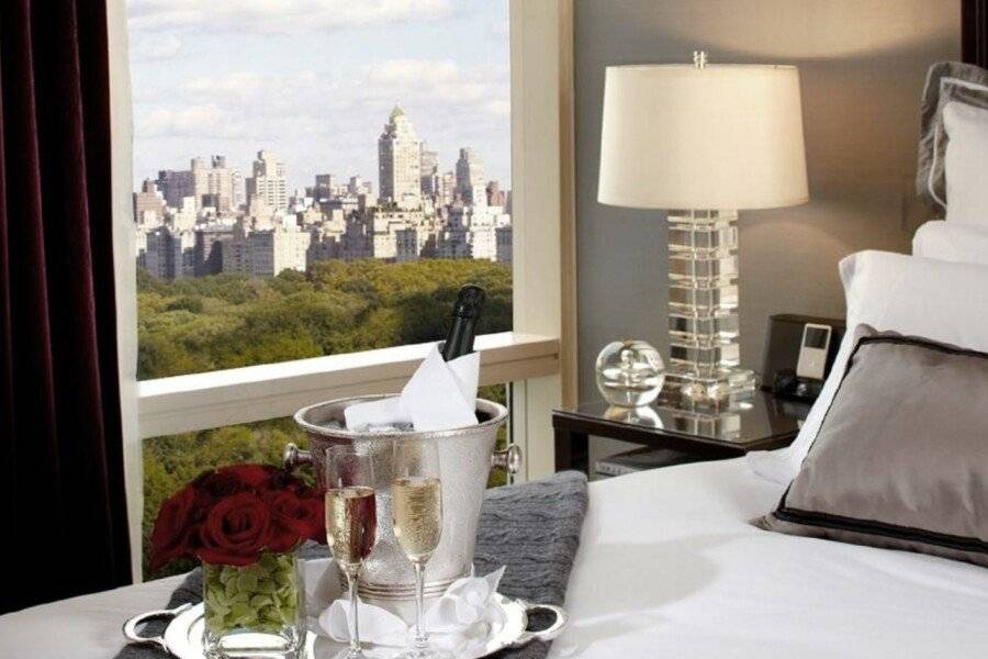 Trump International hotel bedroom,ocean view