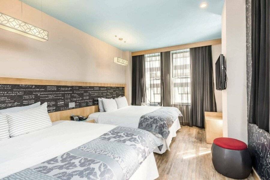 TRYP by Wyndham City Times Square - Midtown hotel bedroom