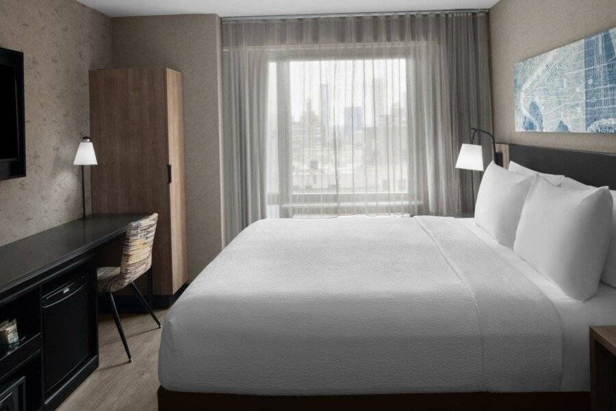 Courtyard by Marriott World Trade Center Area hotel bedroom