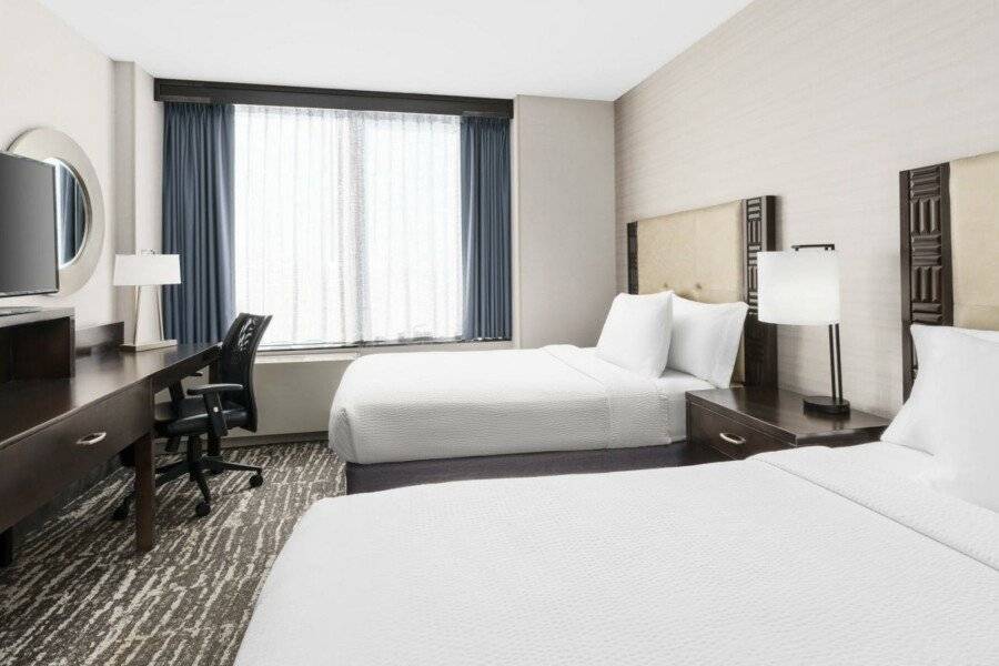 Fairfield Inn & Suites by Marriott Midtown Manhattan/Penn Station hotel bedroom