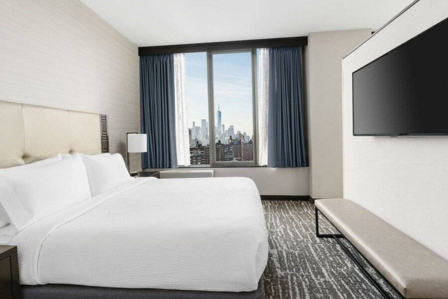 Fairfield Inn & Suites by Marriott Midtown Manhattan/Penn Station hotel bedroom,ocean view