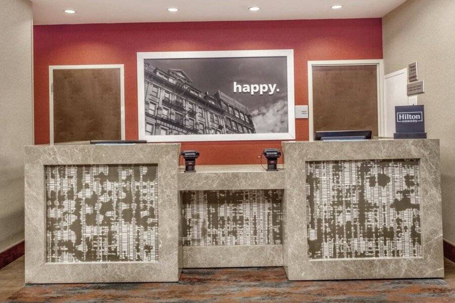 Hampton Inn Manhattan Grand Central front desk,lobby