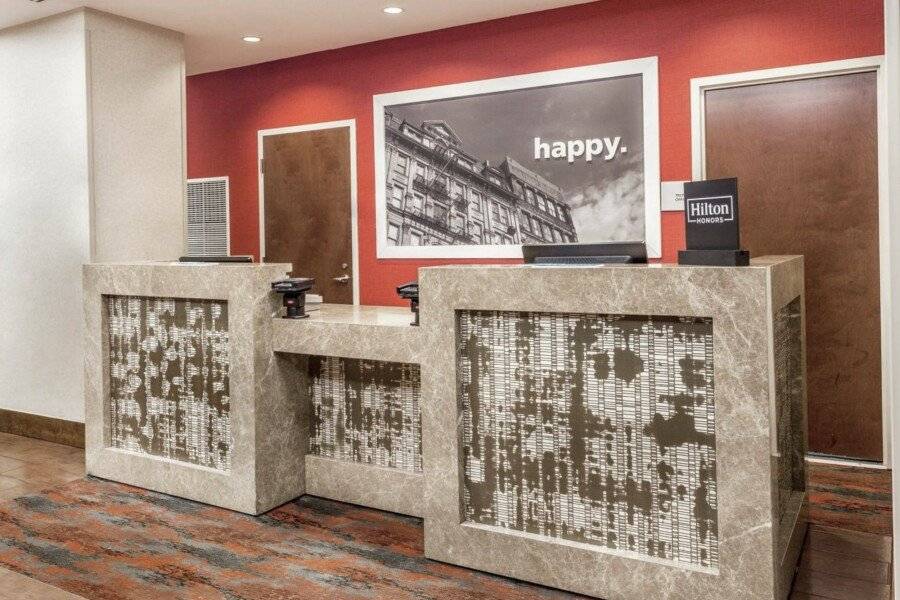 Hampton Inn Manhattan Grand Central front desk, lobby