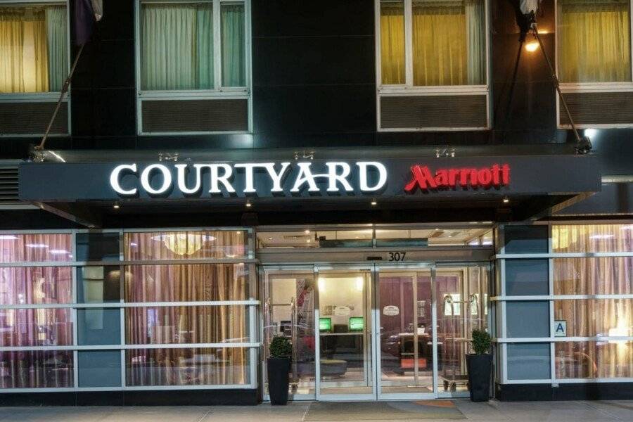 Courtyard by Marriott Times Square West facade,hotel facade