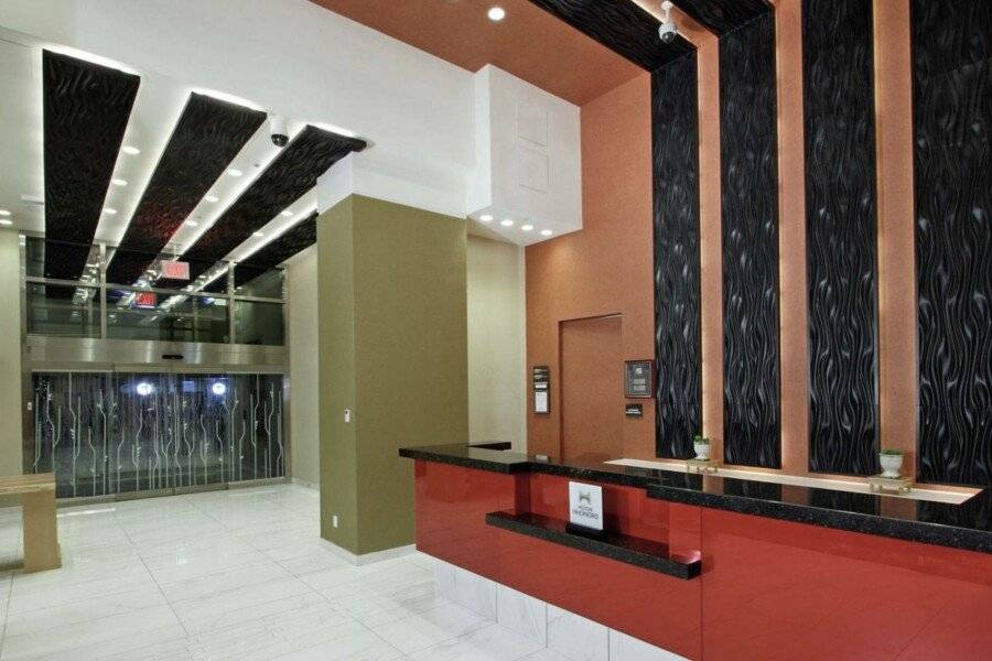 Hilton Garden Inn/Midtown Park Avenue lobby, front desk, 