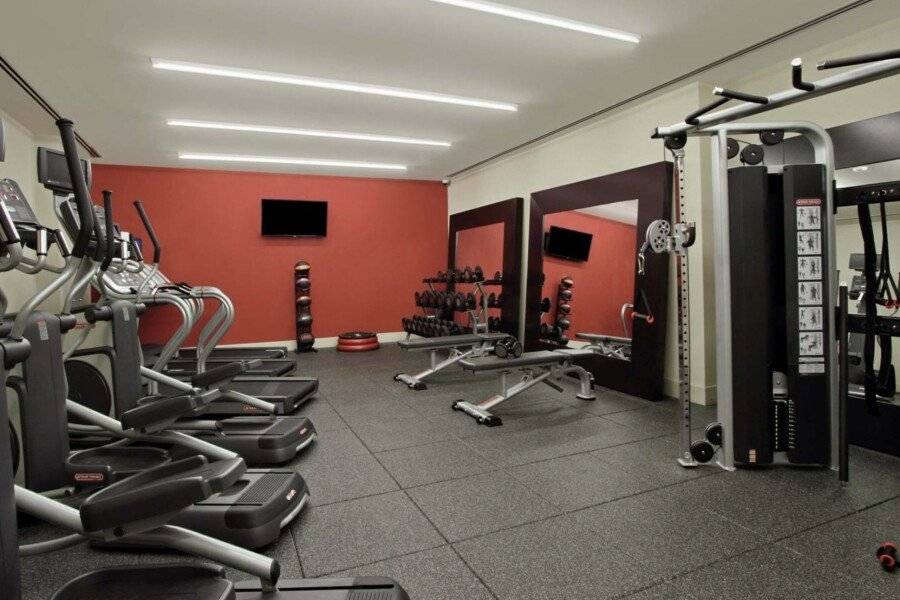 Hilton Garden Inn/Midtown Park Avenue fitness centre