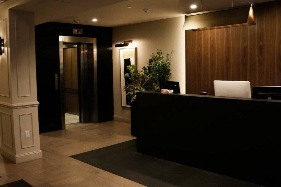 Hotel 32 32 lobby,front desk,