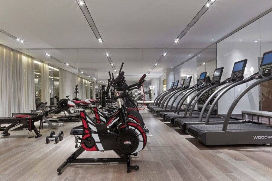 Baccarat Hotel and Residences fitness centre