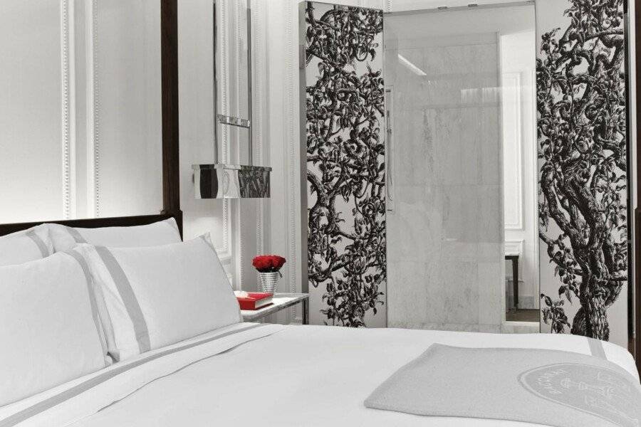 Baccarat Hotel and Residences hotel bedroom