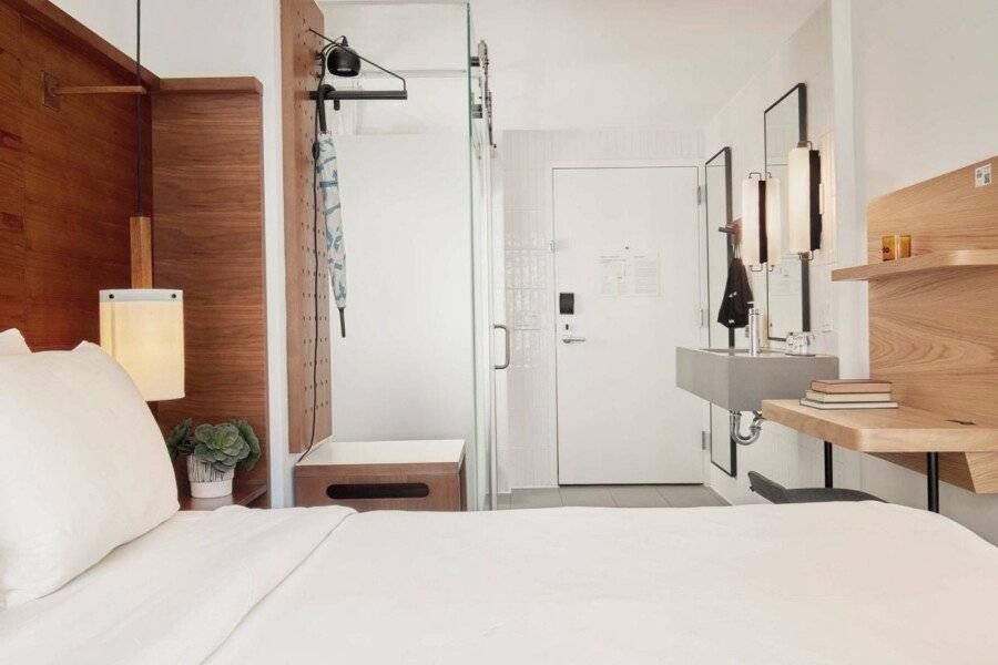 Arlo SoHo hotel bedroom