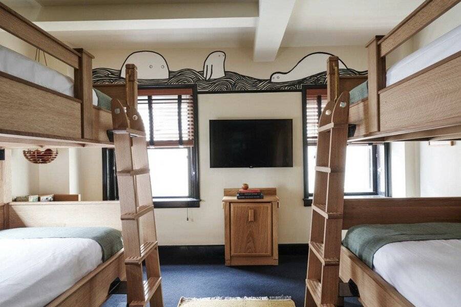 Freehand hotel bedroom