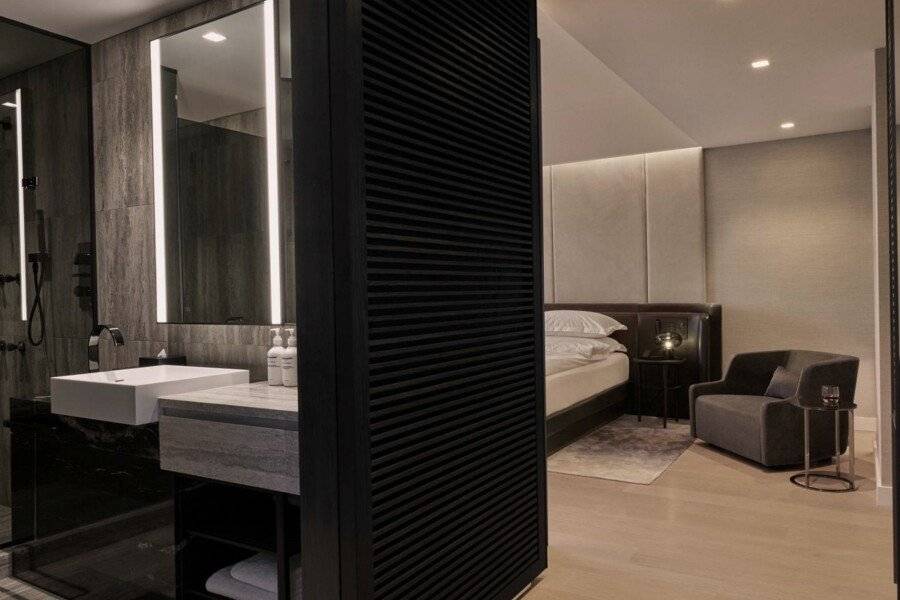 Equinox Hotel Hudson Yards City hotel bedroom