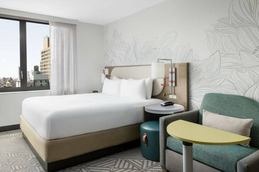 SpringHill Suites by Marriott Manhattan Chelsea hotel bedroom