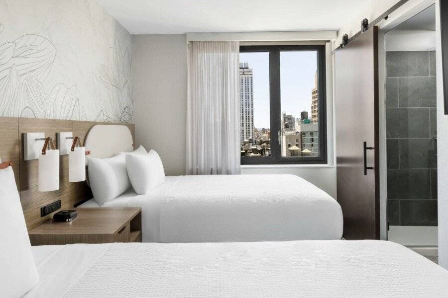 SpringHill Suites by Marriott Manhattan Chelsea hotel bedroom