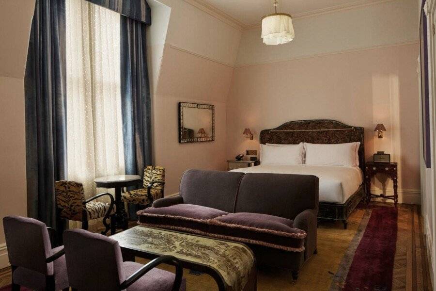 The Hotel Chelsea hotel bedroom