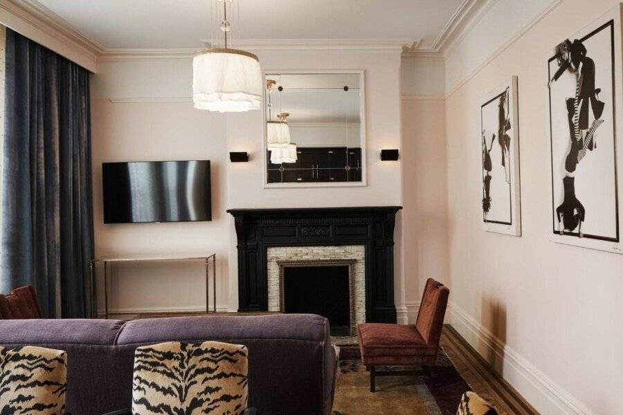 The Hotel Chelsea hotel bedroom