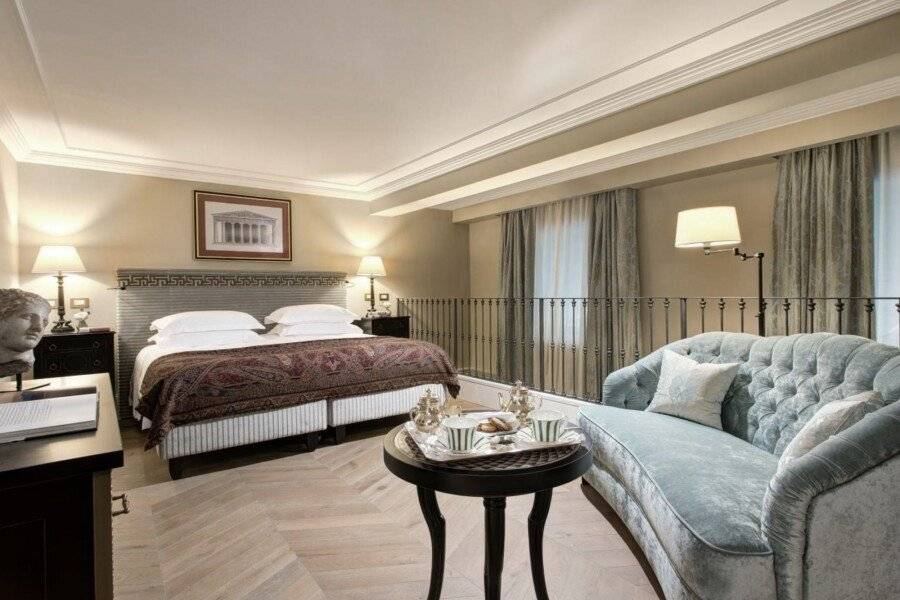 Rocco Forte Hotel De La Ville hotel bedroom