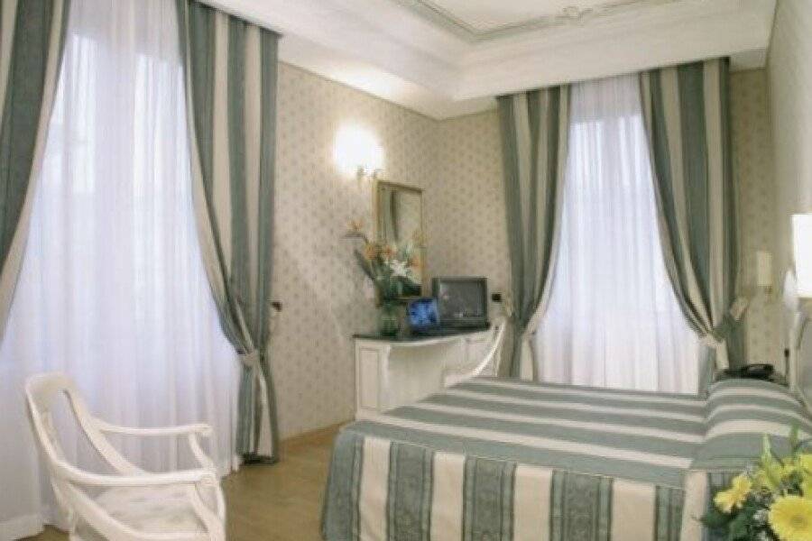 Hotel La Lumiere Di Piazza Di Spagna hotel bedroom