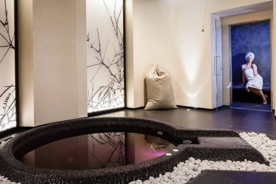 Baglioni Hotel Regina - The Leading Hotels of the World spa,jacuzzi,