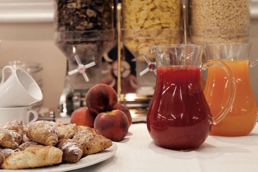 c-hotels Club House Roma breakfast,