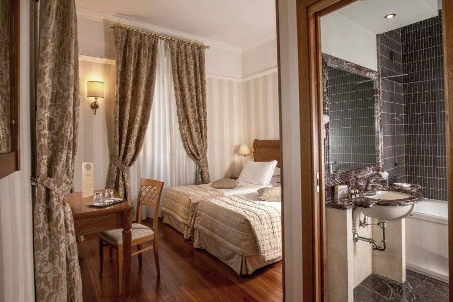 Albergo Ottocento hotel bedroom