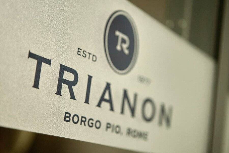 Trianon Borgo Pio Aparthotel 