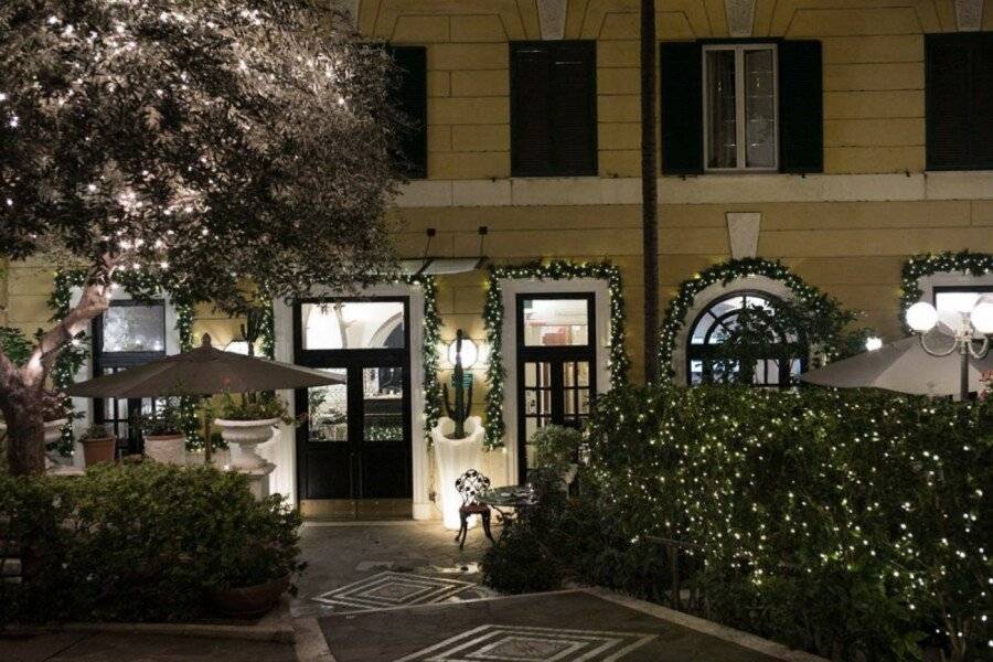 Hotel Villa San Lorenzo Maria facade,garden