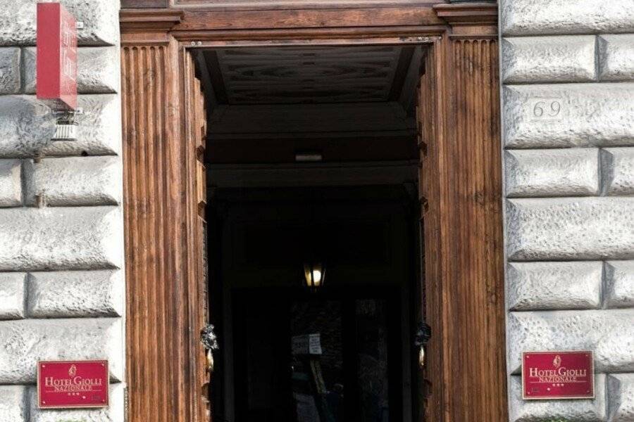 Hotel Giolli Nazionale facade