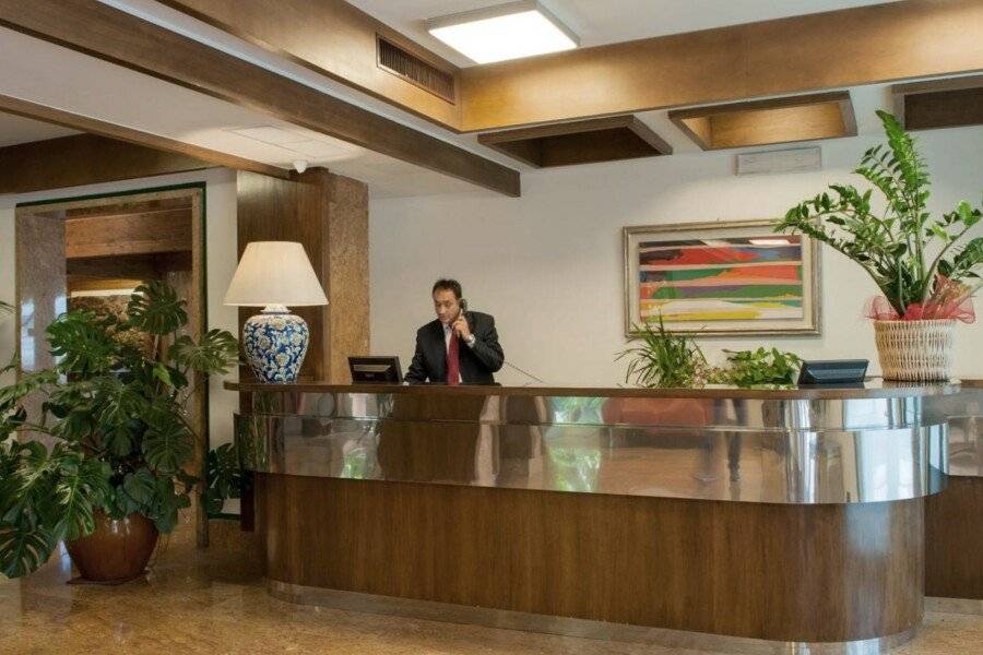 Hotel La Pergola lobby,front desk,