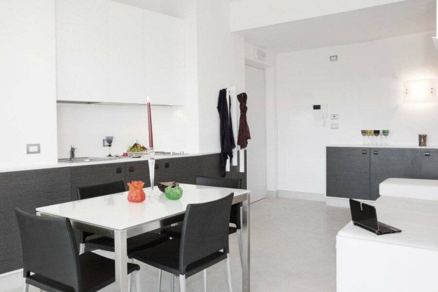 Lungotevere Suite kitchen,