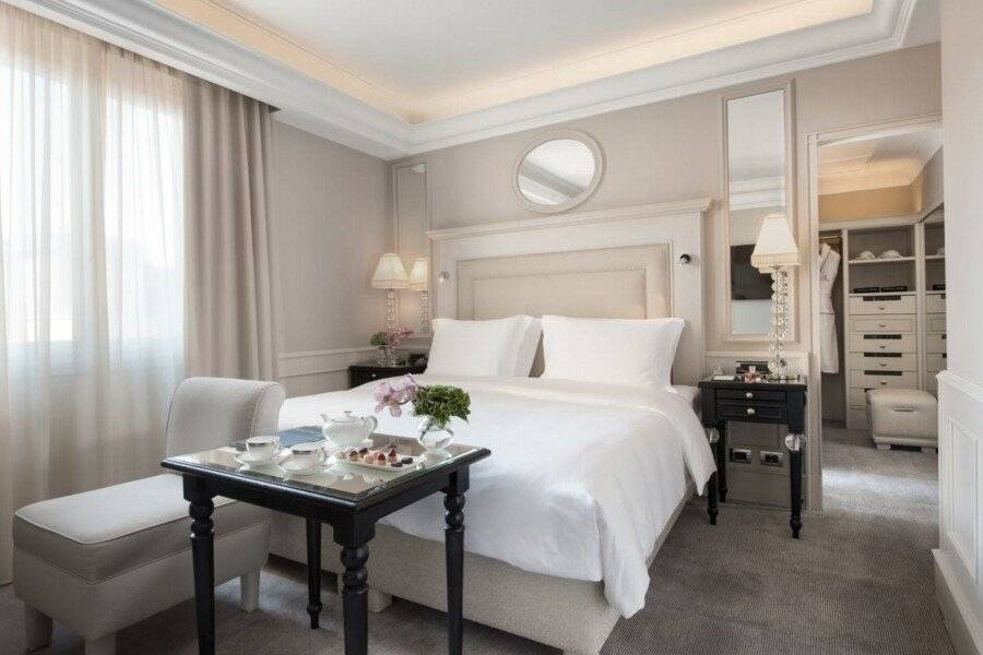 Hassler Roma hotel bedroom