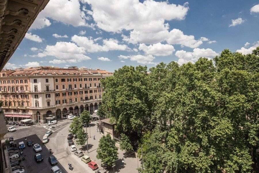 Hotel Rome Love- close to Roma Termini 