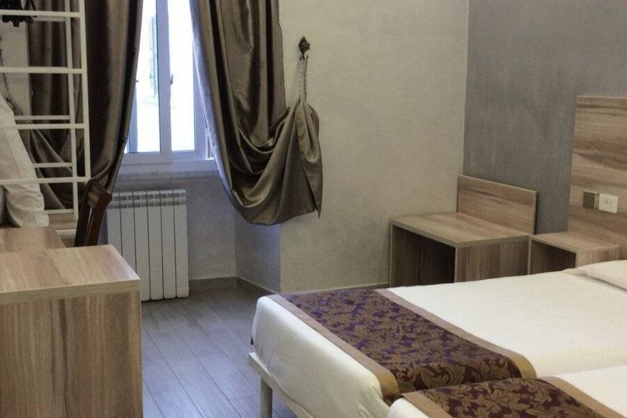 Hotel Rome Love- close to Roma Termini hotel bedroom