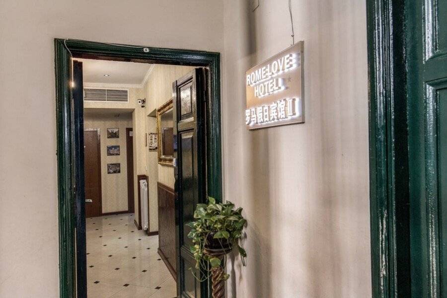 Hotel Rome Love- close to Roma Termini 