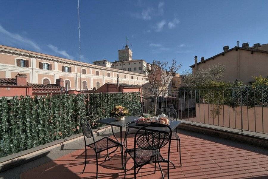 Trevi Palace Luxury Inn 