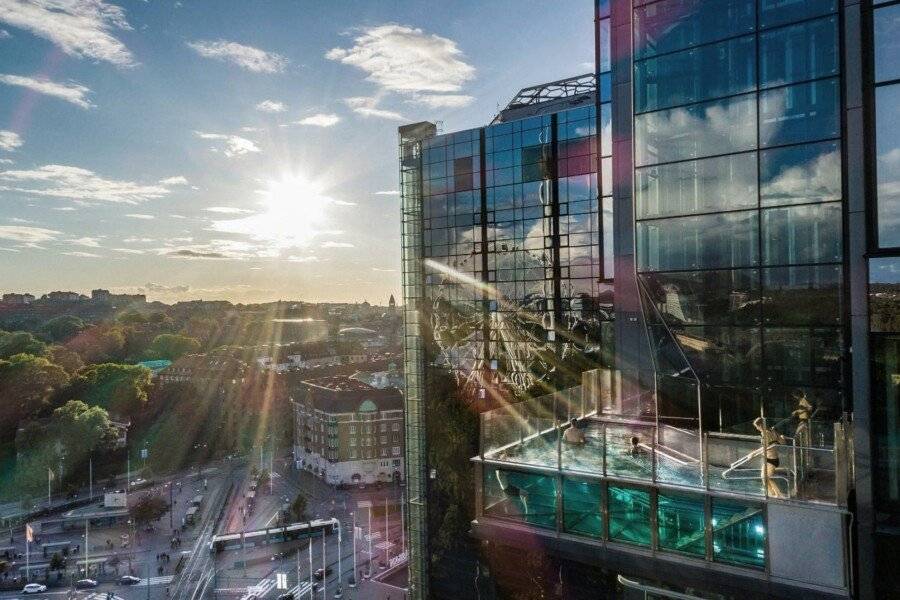 Gothia Towers & Upper House facade