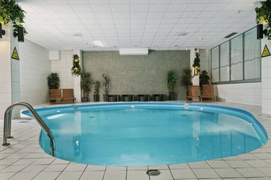 Quality Hotel Winn indoor pool,spa