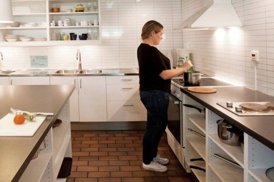 Kvibergs Vandrarhem - Hostel kitchen,