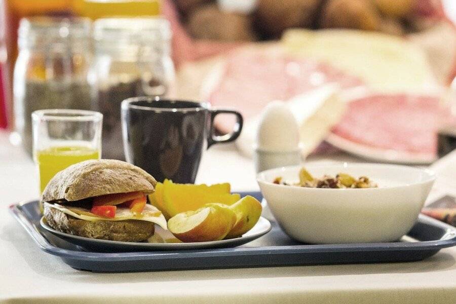 Slottsskogen Hotel breakfast